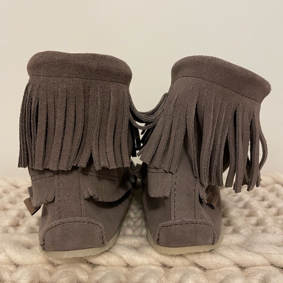 Laurentian Chief Moccasins - Picture 3 of 8